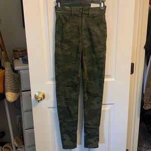 American Eagle Camo jeans/jeggings